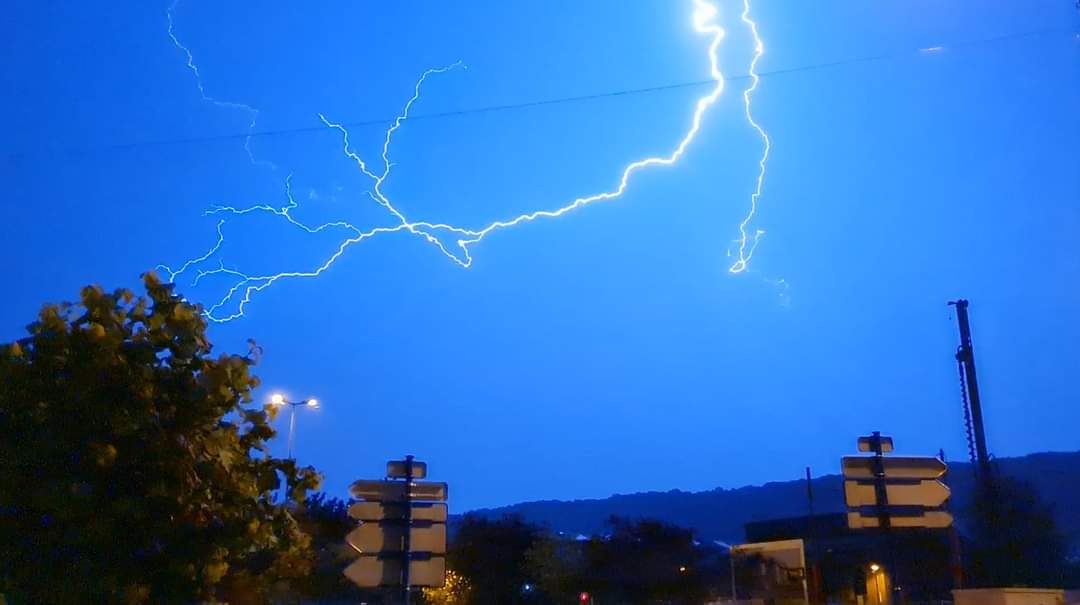 Zavod za hidrometeorologiju i seizmologiju ZHMS CG meteocome